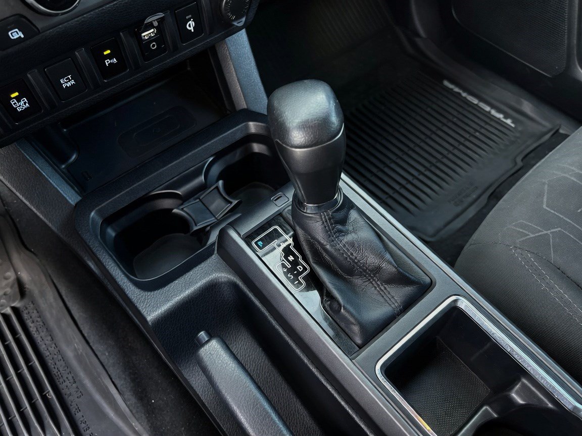 Used 2016 Toyota Tacoma TRD Off-Road RWD image 12
