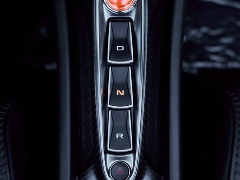 Used 2025 McLaren Artura image 67