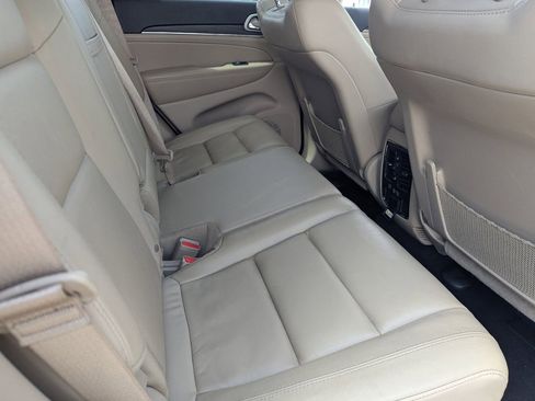 Used 2020 Jeep Grand Cherokee Limited image 11