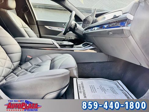 Used 2025 BMW 740i xDrive w/ Premium Package AWD/4WD image 45