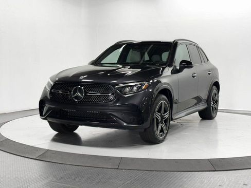 Used 2025 Mercedes-Benz GLC 350e 4MATIC w/ AMG Line image 3