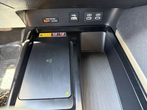 Used 2025 Toyota Camry LE FWD image 22
