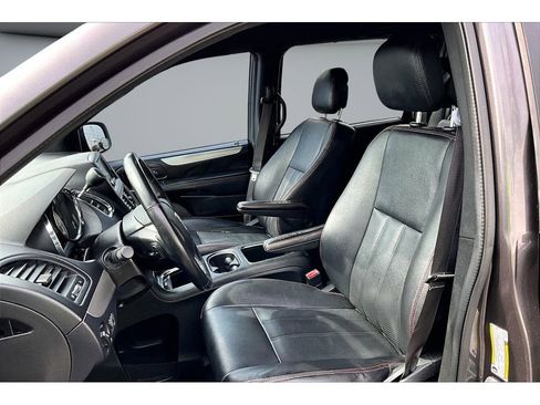 Used 2018 Dodge Grand Caravan GT FWD image 23