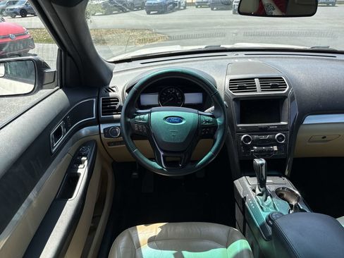 Used 2016 Ford Explorer XLT w/ Equipment Group 202A AWD/4WD image 16