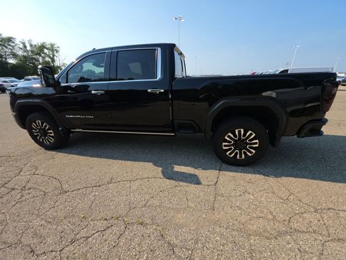 Used 2024 GMC Sierra 3500 Denali Ultimate AWD/4WD image 12