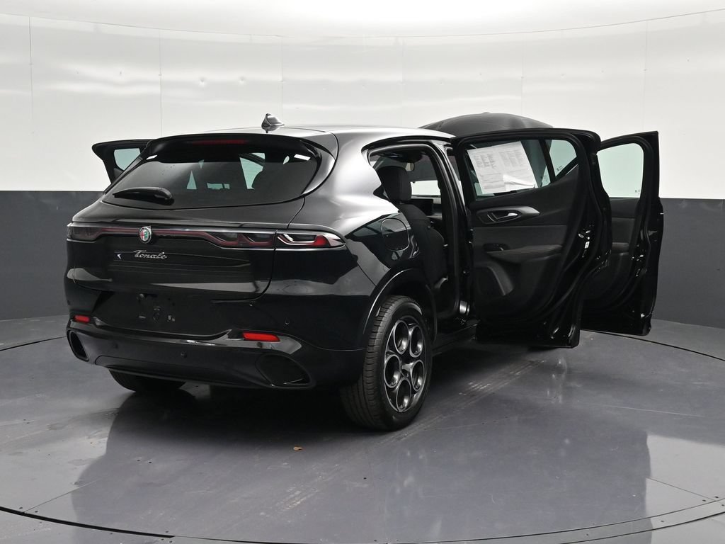 Used 2025 Alfa Romeo Tonale AWD/4WD image 43