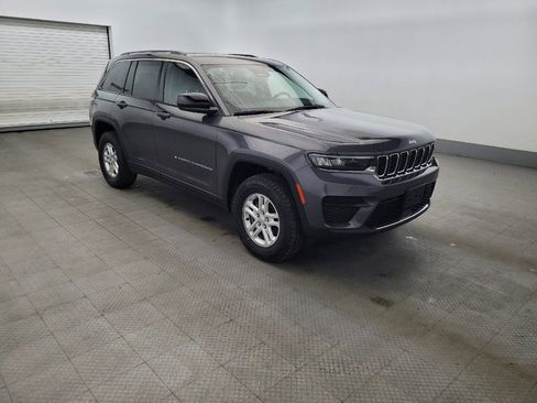 Used 2023 Jeep Grand Cherokee Laredo w/ Luxury Tech Group I AWD/4WD image 13