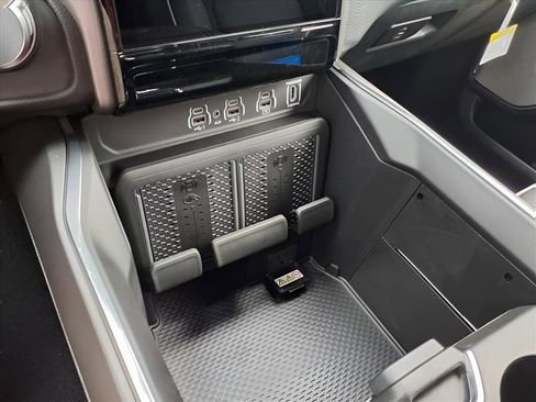 New 2026 RAM 1500 Laramie w/ Night Edition AWD/4WD image 15