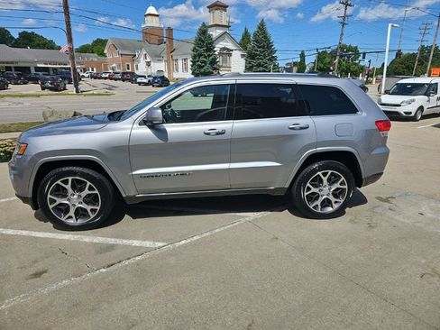 Certified 2018 Jeep Grand Cherokee Limited AWD/4WD image 11