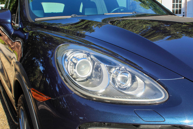 Used 2012 Porsche Cayenne Turbo AWD/4WD image 78