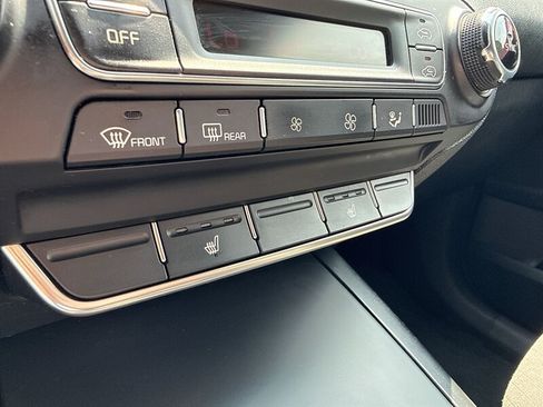 Used 2020 Kia Sorento LX w/ LX I4 Convenience Package AWD/4WD image 11