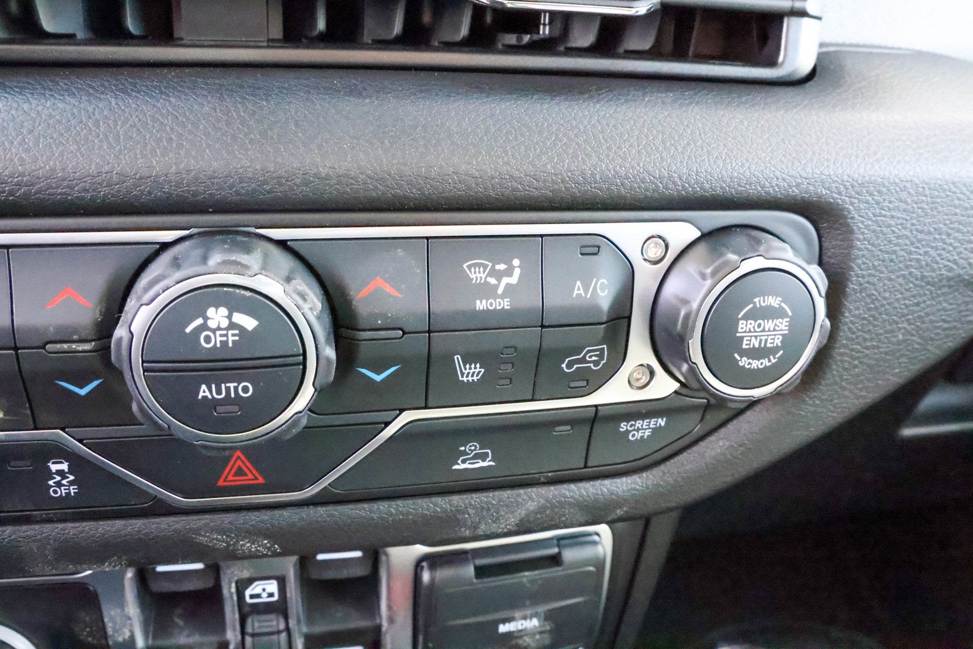 New 2026 Jeep Gladiator Sport AWD/4WD image 26