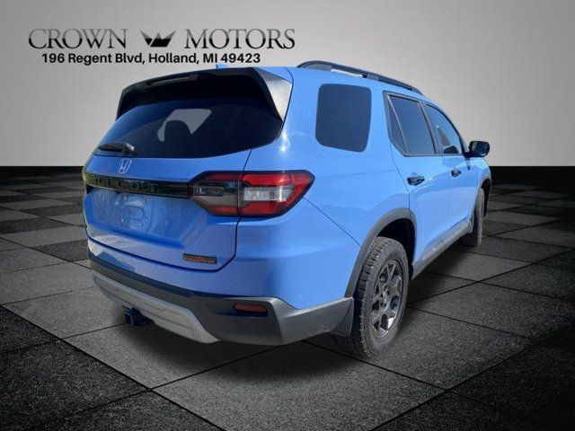 Used 2023 Honda Pilot TrailSport image 11