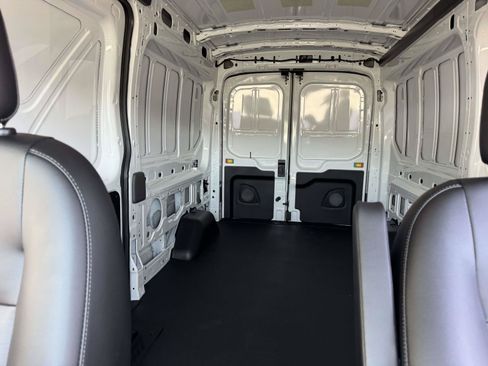 New 2026 Ford Transit 250 148 Medium Roof RWD image 21
