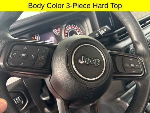Used 2024 Jeep Gladiator Sport AWD/4WD image 10