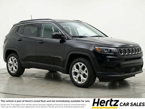 Used 2025 Jeep Compass Latitude image 1