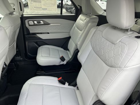 New 2026 Ford Explorer Platinum w/ LUX Leather Package image 18