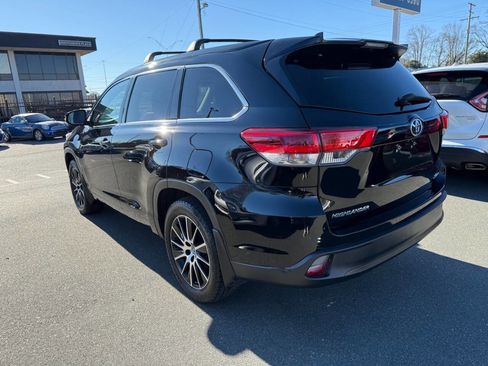 Used 2017 Toyota Highlander SE image 5