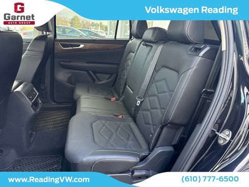 Certified 2025 Volkswagen Atlas SE image 13