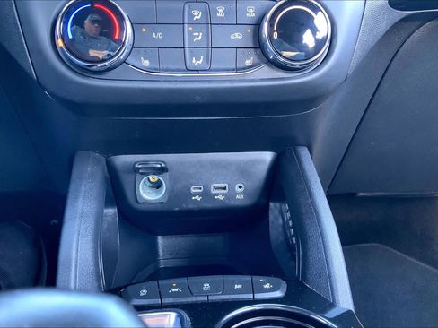 Used 2022 Chevrolet TrailBlazer RS FWD image 32