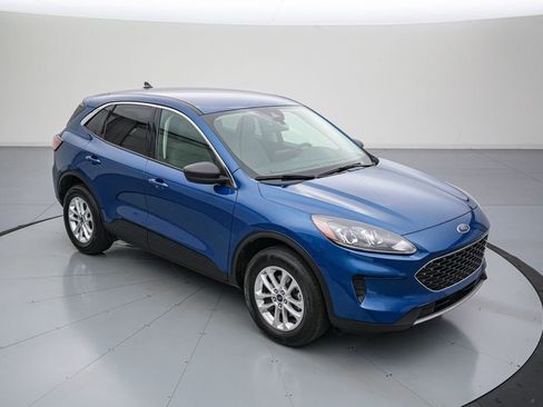 Certified 2022 Ford Escape SE w/ Convenience Package AWD/4WD image 3