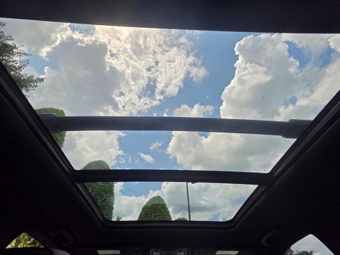 Used 2022 GMC Yukon Denali image 37