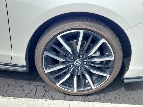 Used 2025 Honda Accord Touring image 2
