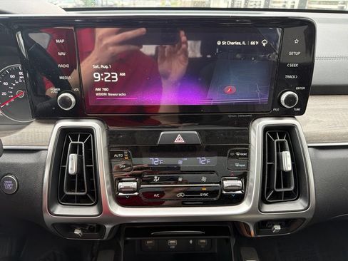 Used 2023 Kia Sorento S w/ Panoramic Sunroof Package AWD/4WD image 9