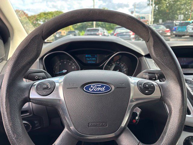 Used 2012 Ford Focus SE FWD image 16