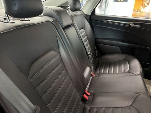 Used 2015 Ford Fusion SE w/ Equipment Group 202A FWD image 26