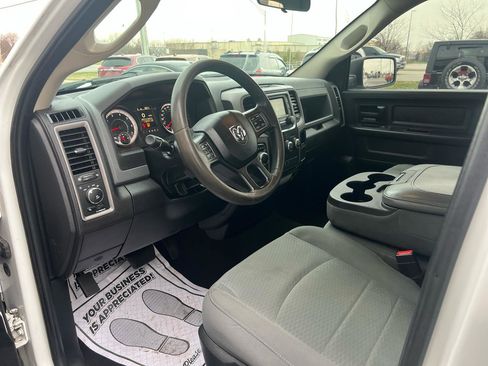 Used 2017 RAM 1500 Express image 16