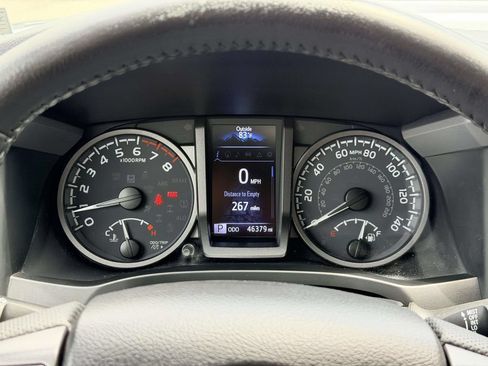 Certified 2022 Toyota Tacoma TRD Sport AWD/4WD image 10