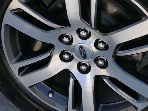 Used 2024 Ford Expedition Limited RWD image 10