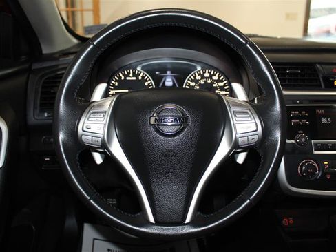 Used 2017 Nissan Altima 2.5 SR FWD image 14