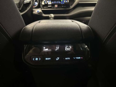 Used 2021 Toyota Highlander L AWD/4WD image 31