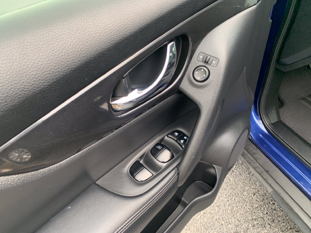 Used 2018 Nissan Rogue S AWD/4WD image 19