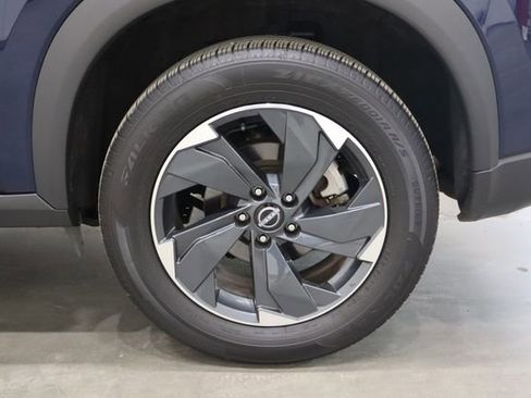 Used 2024 Nissan Rogue SV image 42