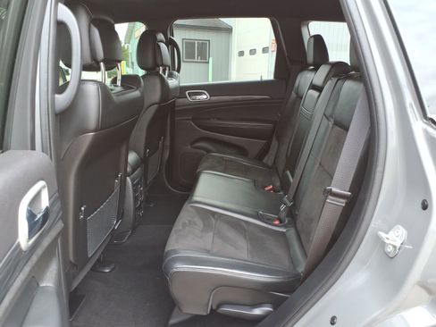 Used 2021 Jeep Grand Cherokee Altitude AWD/4WD image 11