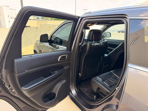 Used 2016 Jeep Grand Cherokee Limited AWD/4WD image 15
