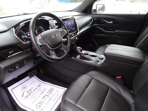 Used 2022 Chevrolet Traverse RS image 15