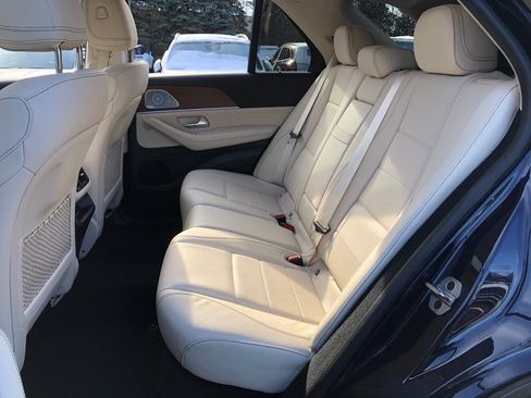 Used 2022 Mercedes-Benz GLE 350 4MATIC w/ Premium Package image 36