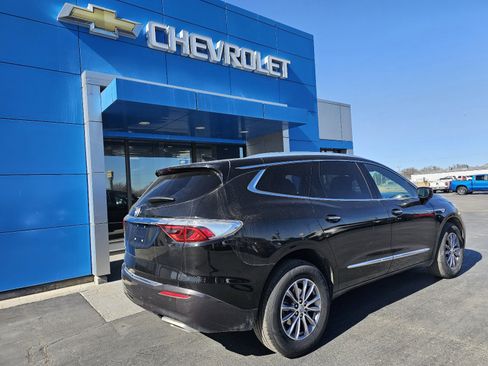 Used 2024 Buick Enclave Premium image 3