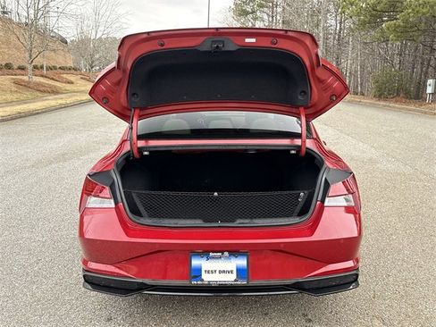 Used 2023 Hyundai Elantra Limited image 22