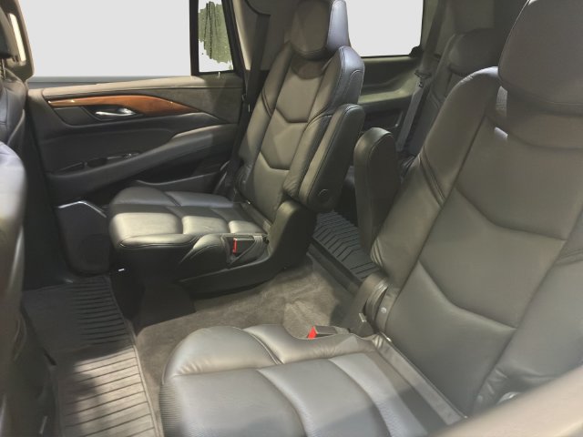 Used 2020 Cadillac Escalade Luxury AWD/4WD image 14