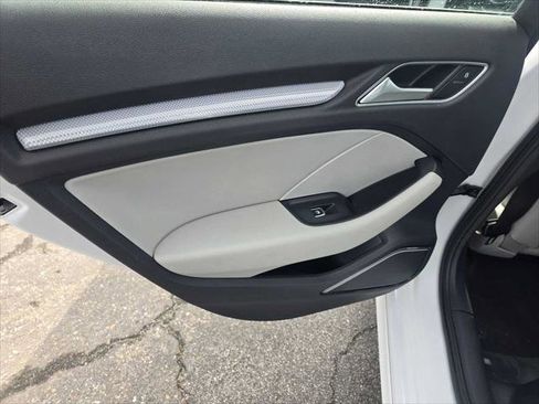 Used 2016 Audi A3 e-tron Premium Plus w/ Premium Plus Package image 18