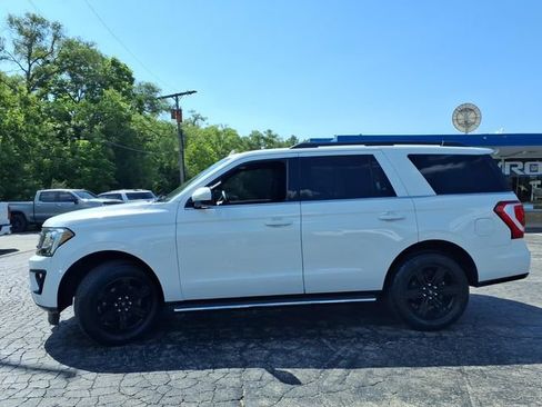Used 2020 Ford Expedition XLT w/ Equipment Group 202A AWD/4WD image 12