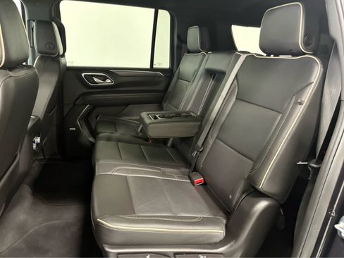 Used 2024 GMC Yukon XL SLT w/ Max Trailering Package AWD/4WD image 15