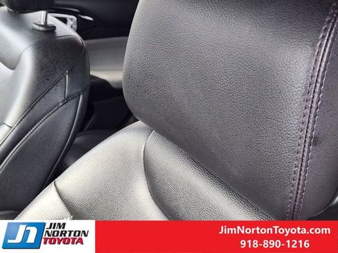Used 2025 Jeep Compass Limited AWD/4WD image 16