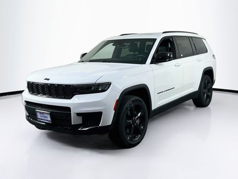 Used 2023 Jeep Grand Cherokee L Laredo AWD/4WD image 1