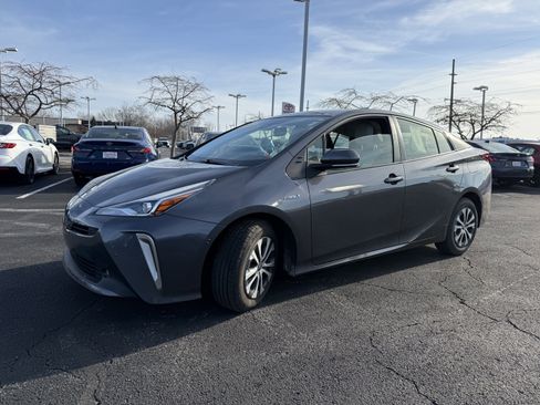 Used 2022 Toyota Prius XLE image 4